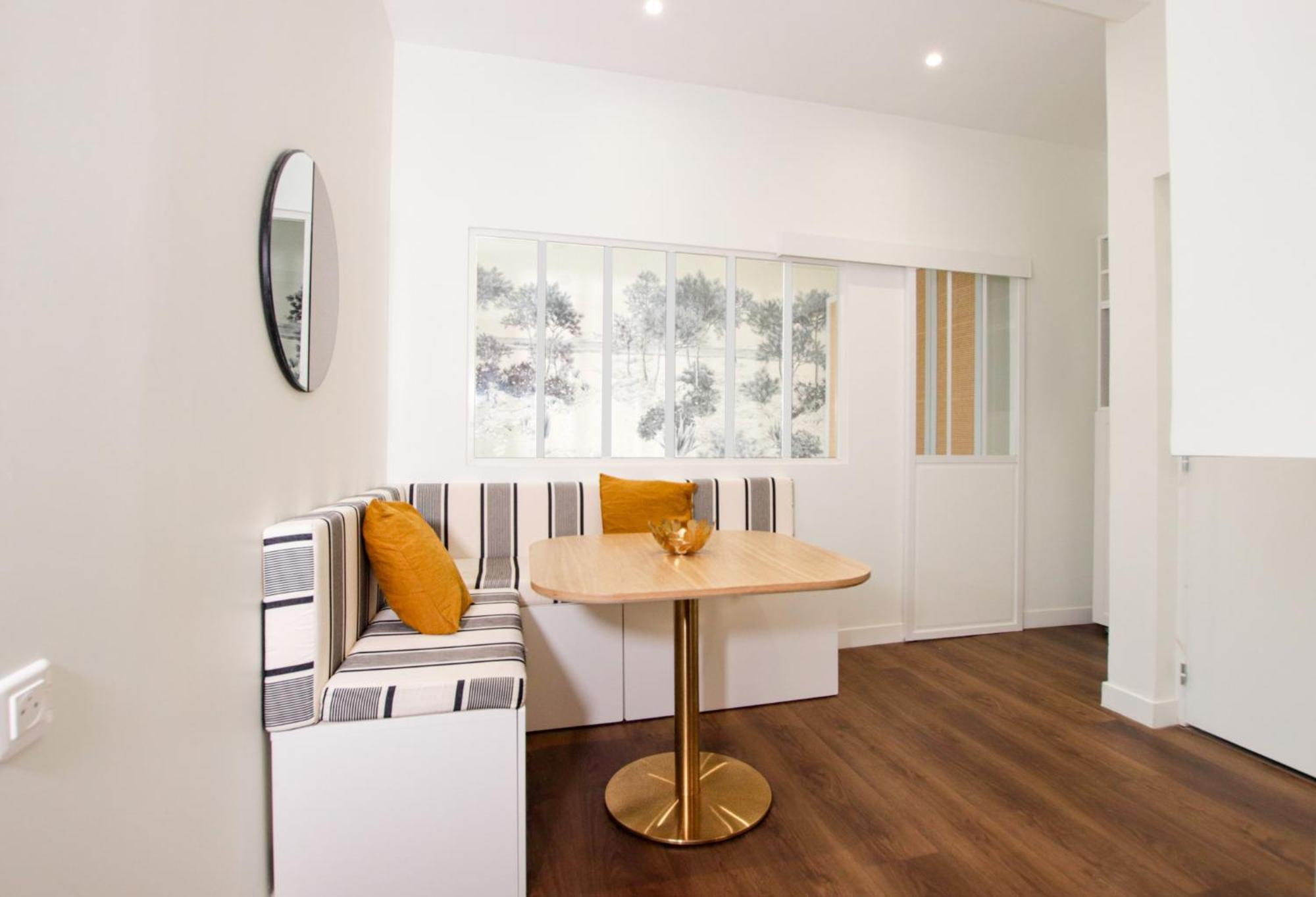 Bel appartement, offrant calme et luminosité, proche Côte des Basques Biarriz Exterior foto