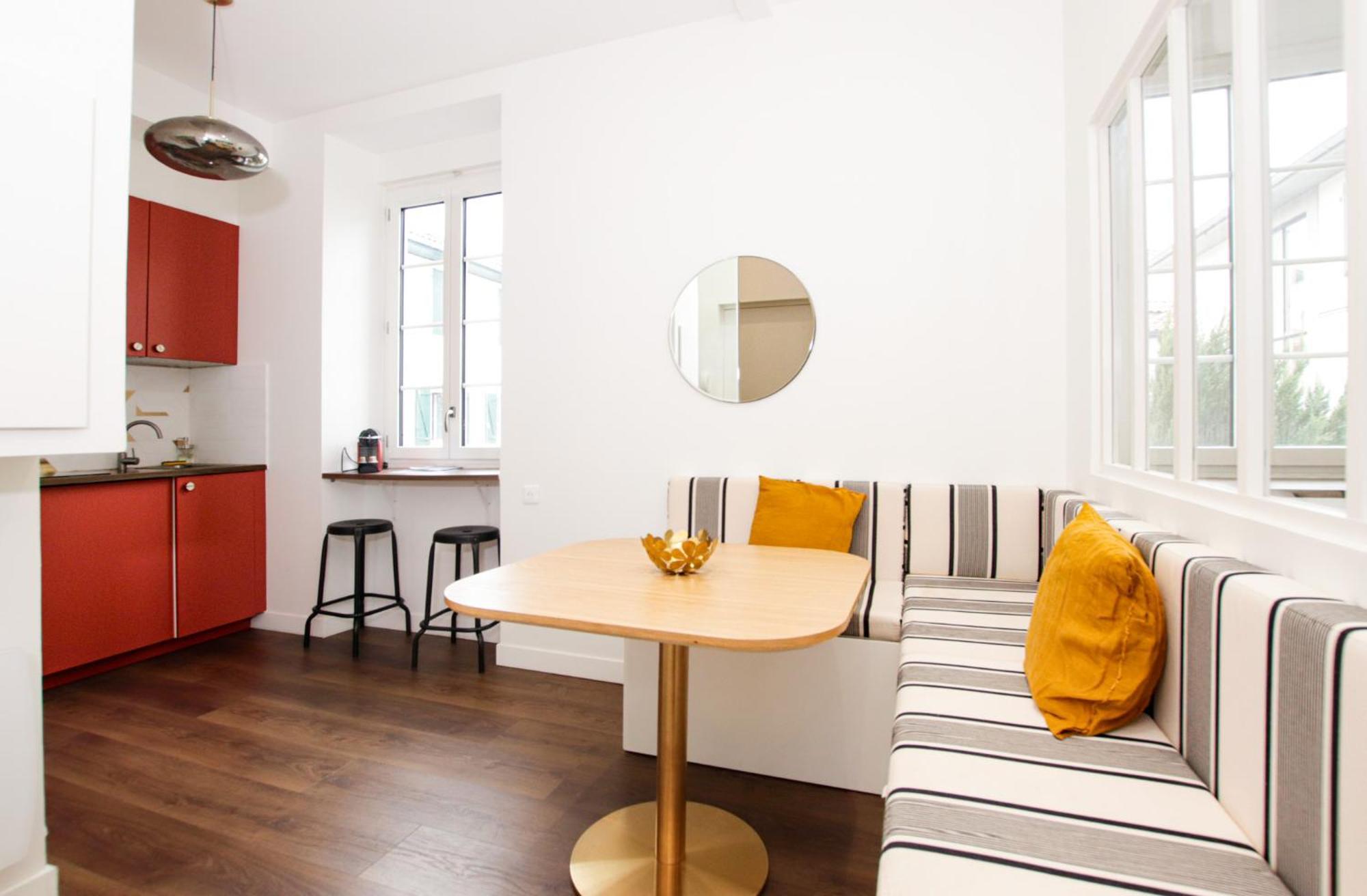 Bel appartement, offrant calme et luminosité, proche Côte des Basques Biarriz Exterior foto